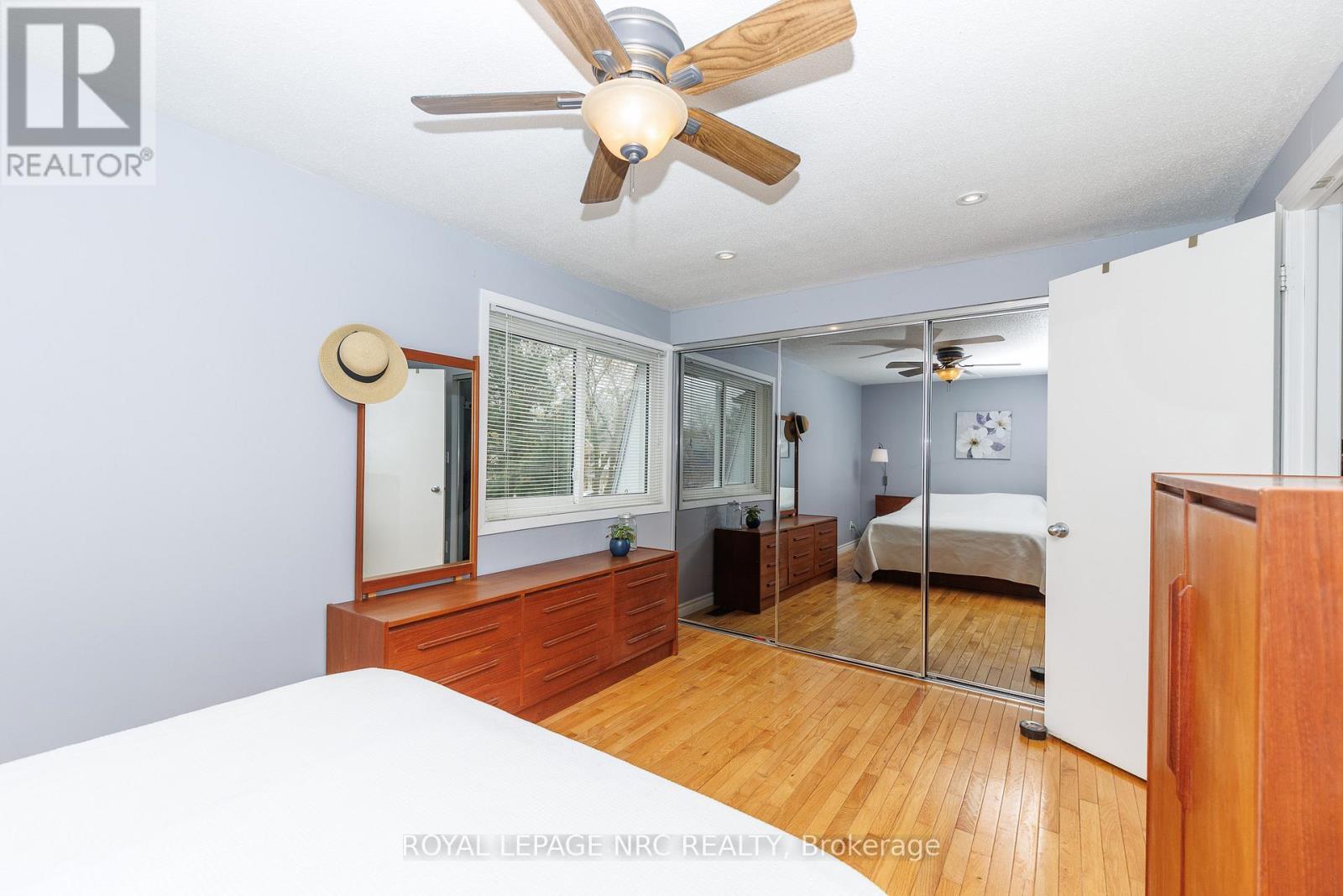 64 - 77 Linwell Road, St. Catharines (Lakeport), ON - Indoor Photo Showing Bedroom