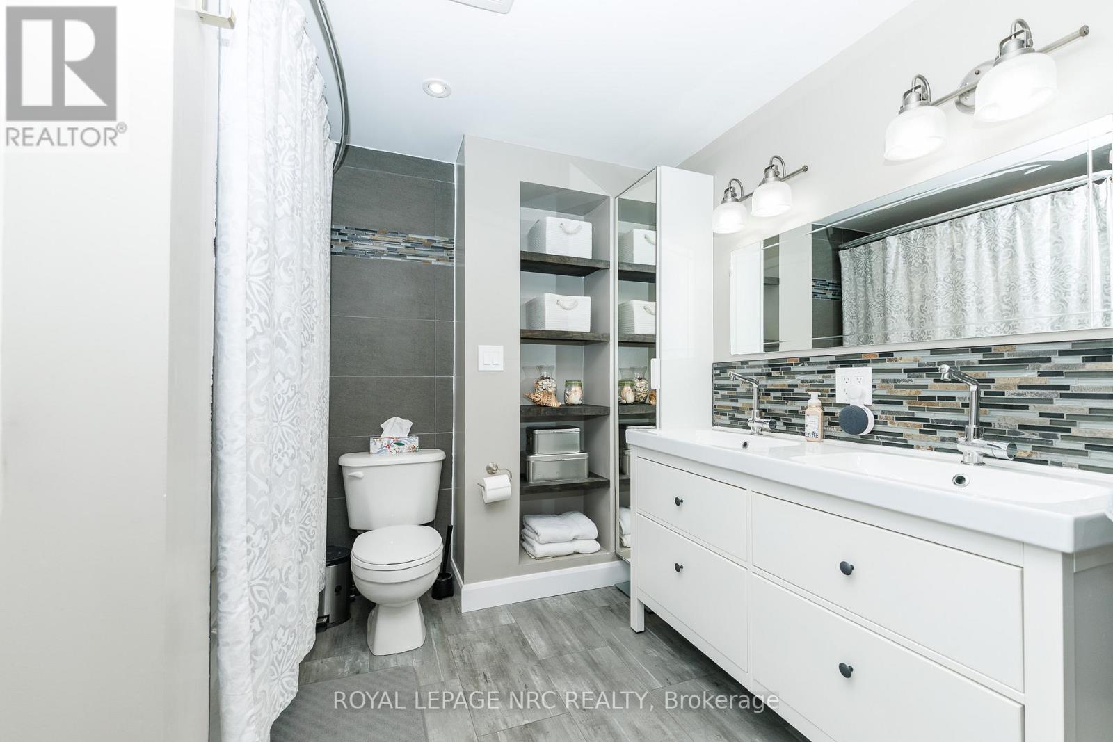 64 - 77 Linwell Road, St. Catharines (Lakeport), ON - Indoor Photo Showing Bathroom