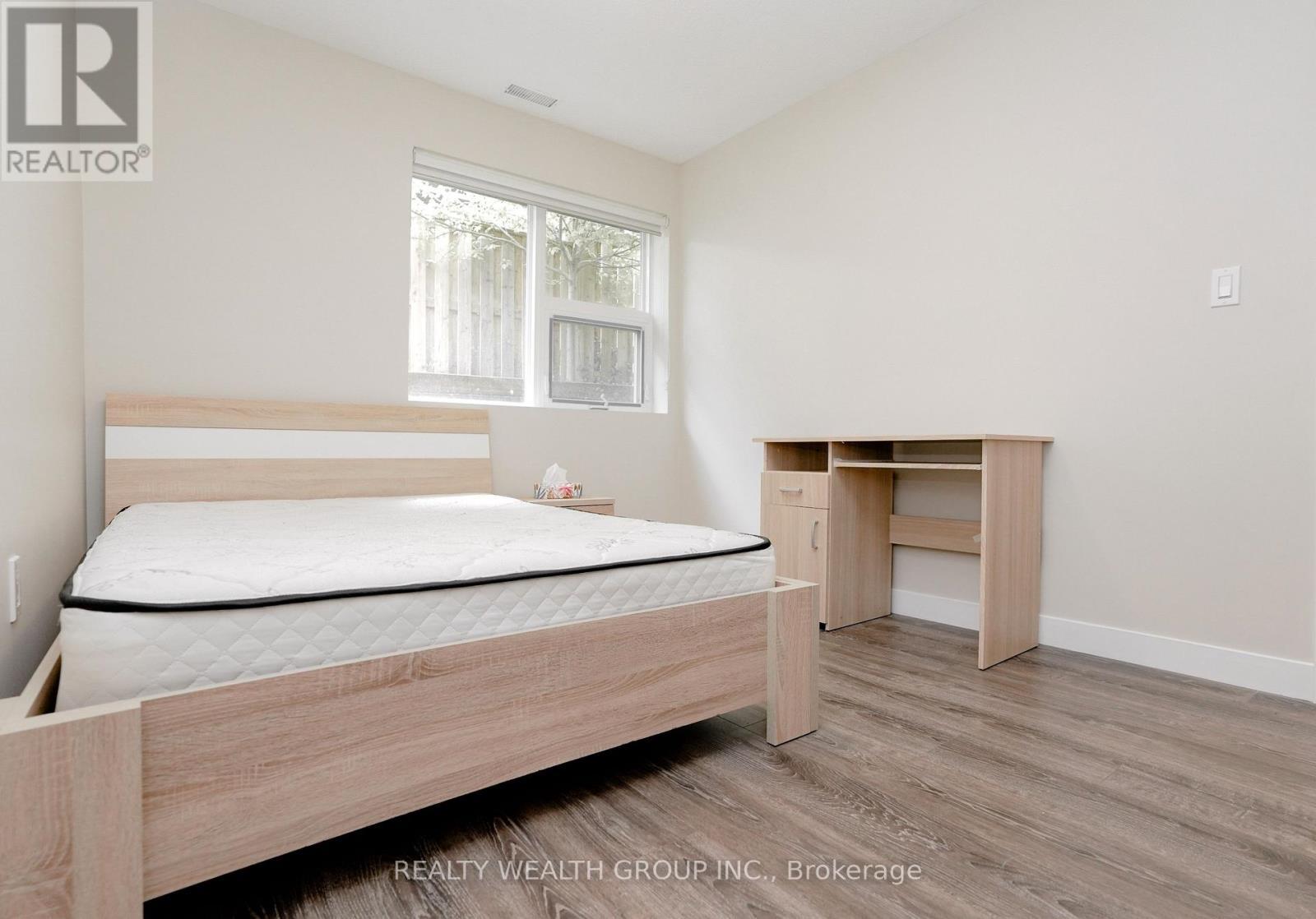 113 - 288 Albert Street, Waterloo, ON - Indoor Photo Showing Bedroom