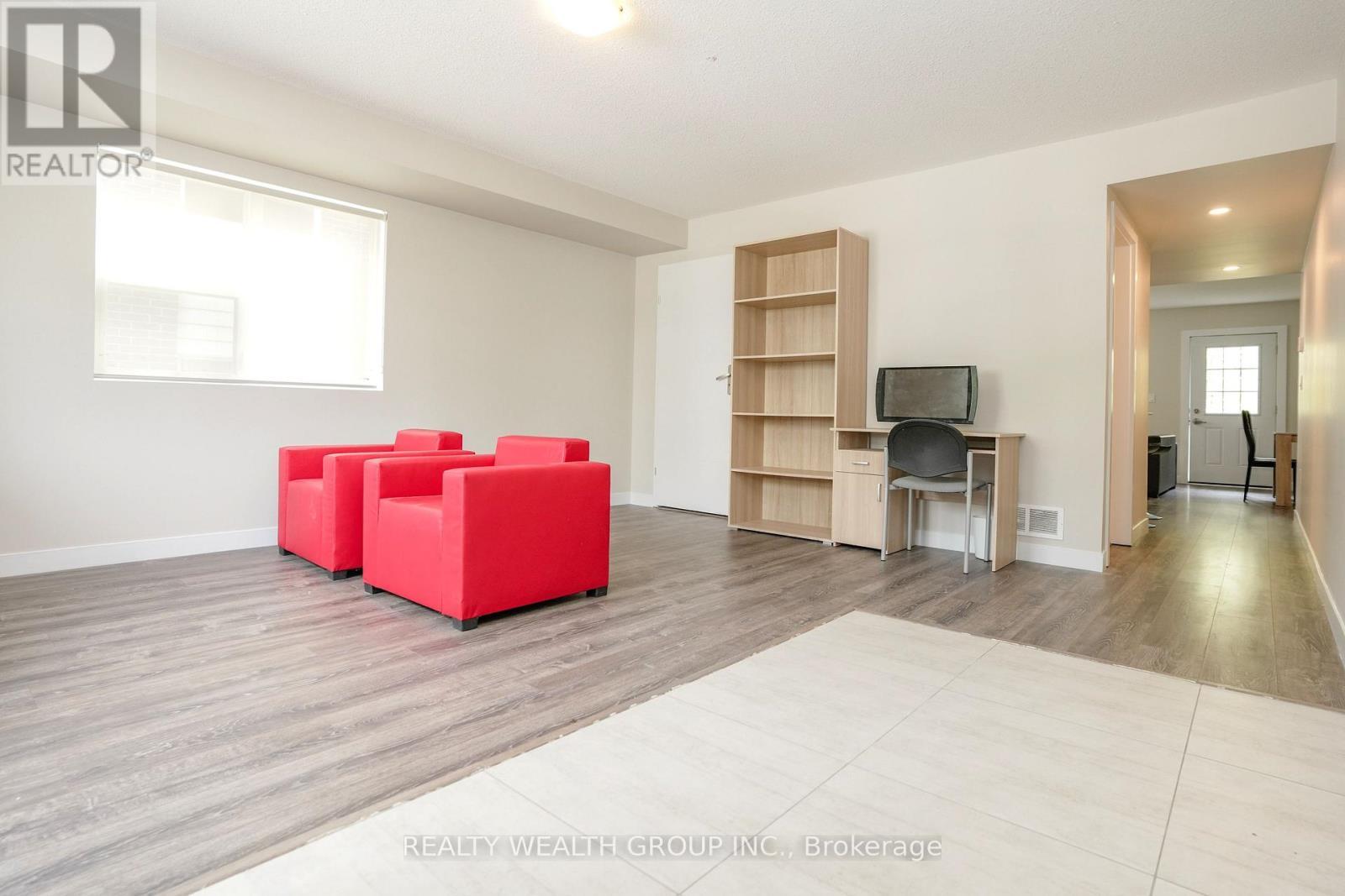 113 - 288 Albert Street, Waterloo, ON - Indoor