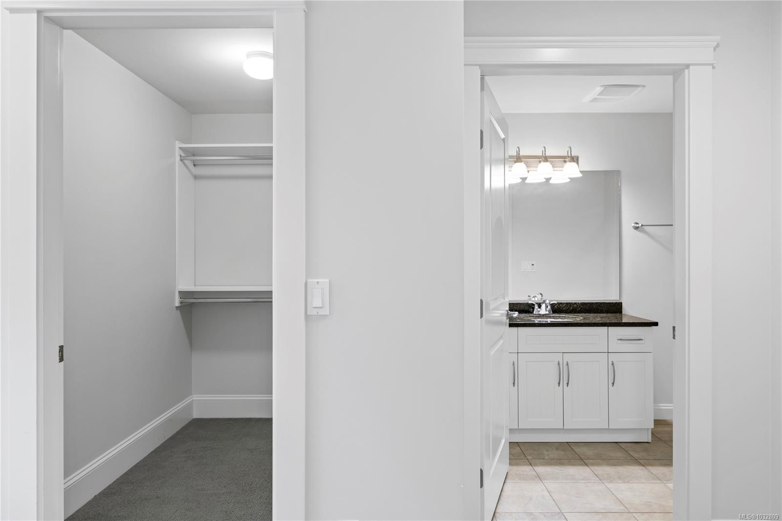 307-222 Second Ave West, Qualicum Beach, BC - Indoor