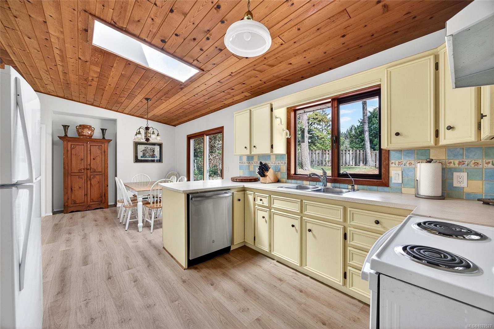 140 Quarry Dr, Salt Spring, BC