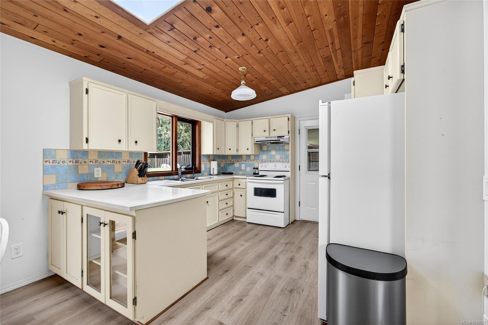 140 Quarry Dr, Salt Spring, BC