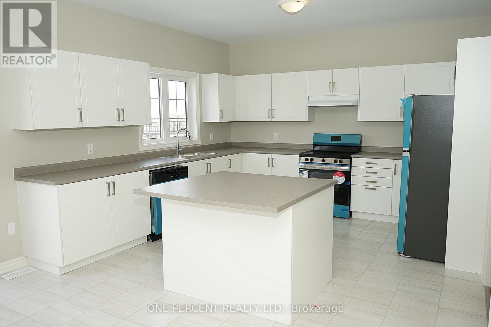 Kitchen - 262 Springfield Crescent, Clearview (Stayner), ON - Indoor Photo Showing Kitchen