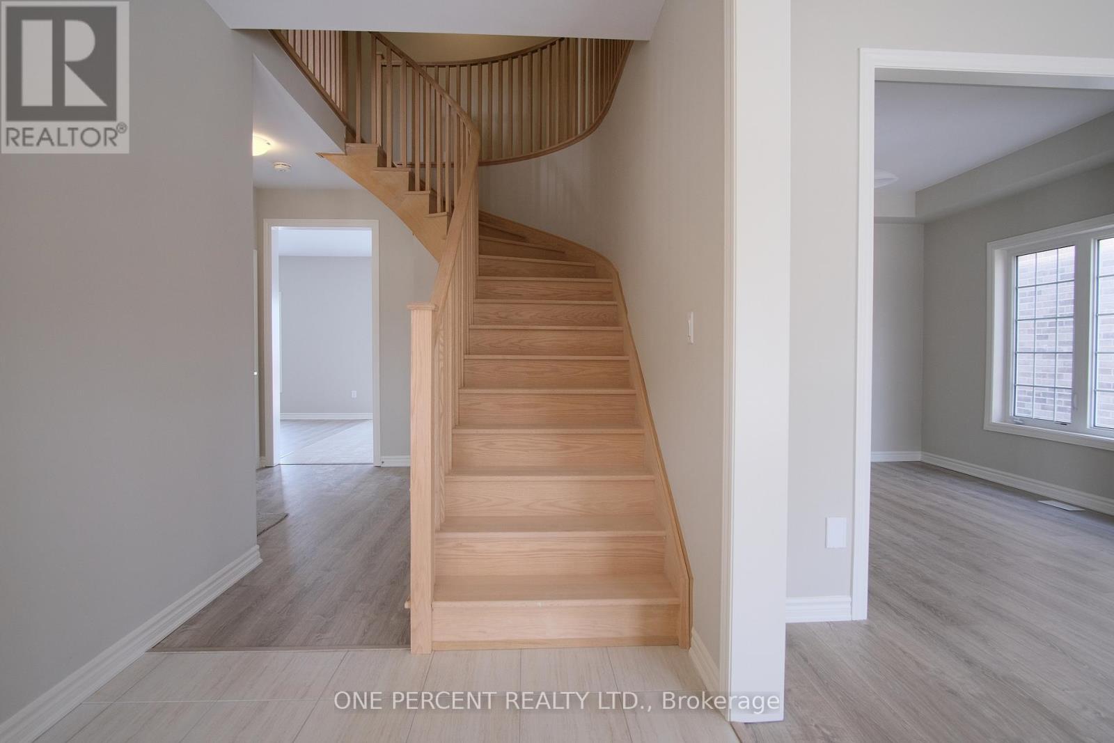 Step to go 2nd Floor - 262 Springfield Crescent, Clearview (Stayner), ON - Indoor Photo Showing Other Room