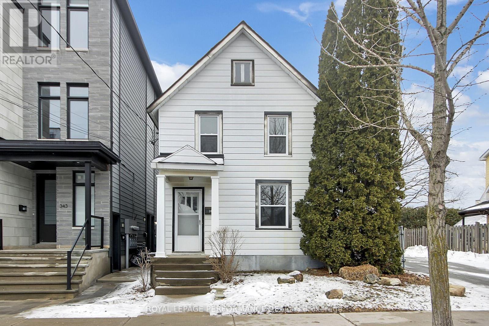 345 Tweedsmuir Avenue, Ottawa, ON - Outdoor