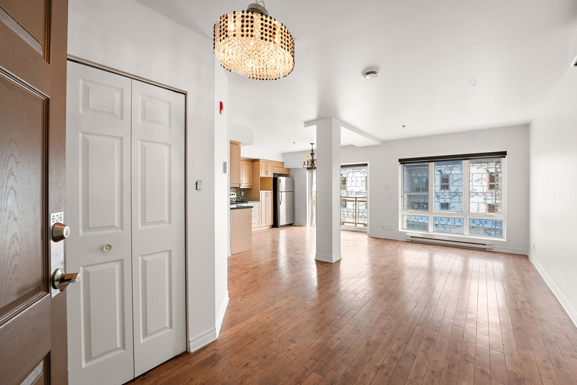 Mud Room - 606-2250 Rue Ward, Montréal (Saint-Laurent), QC - Indoor Photo Showing Other Room