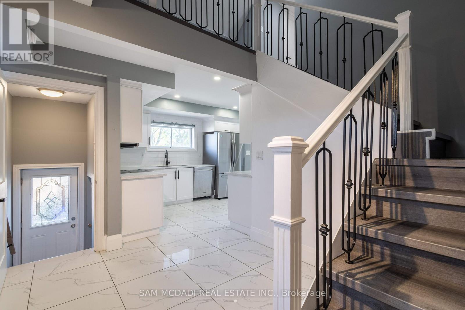 55 Allan Avenue, Hamilton, ON - Indoor