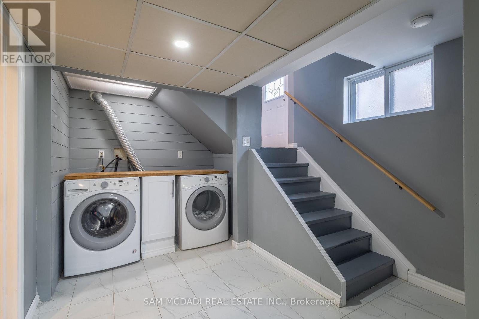 55 Allan Avenue, Hamilton, ON - Indoor Photo Showing Laundry Room