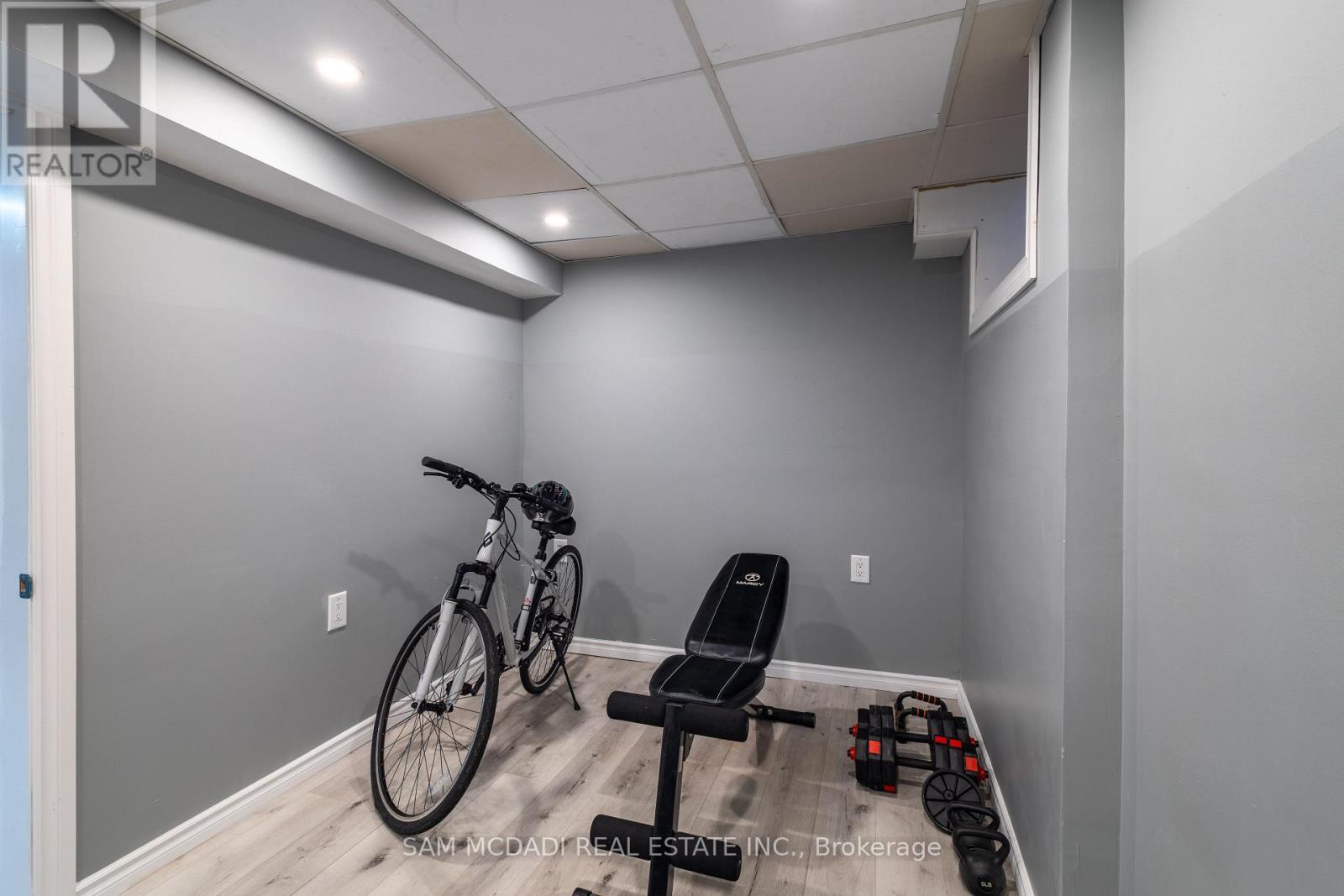 55 Allan Avenue, Hamilton, ON - Indoor