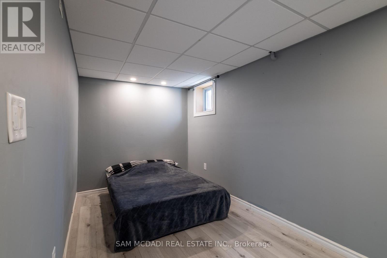 55 Allan Avenue, Hamilton, ON - Indoor