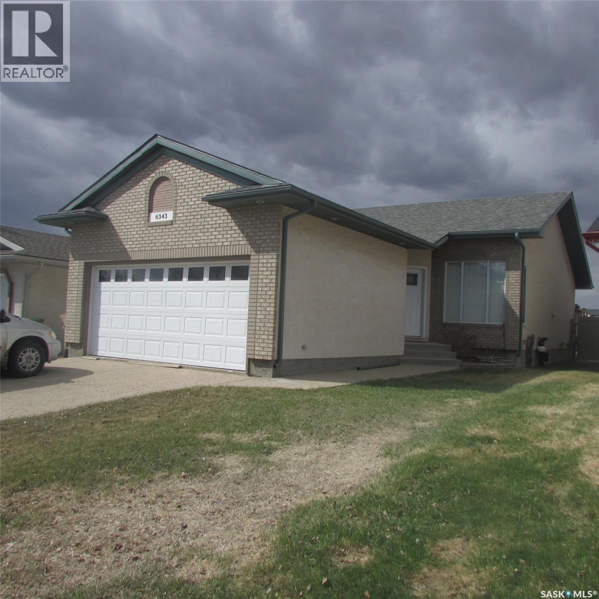 6343 Hird Crescent, Regina, SK - Outdoor