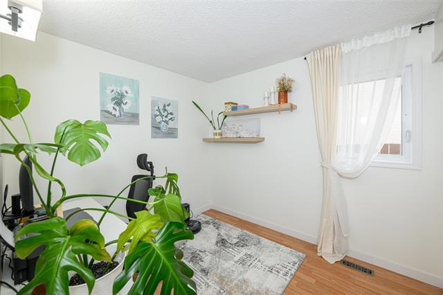 345 Ashworth St, Winnipeg, MB