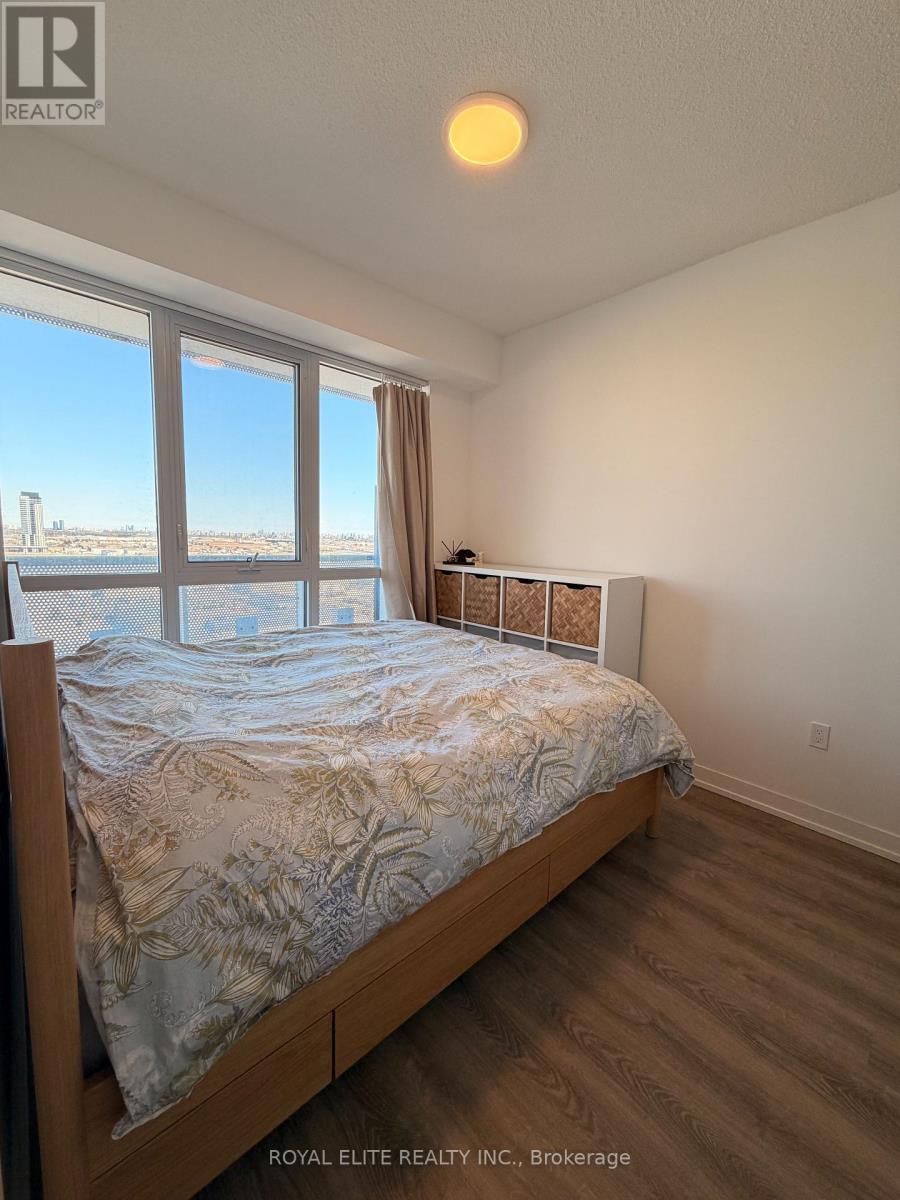 1807 - 8 Interchange Way, Vaughan, ON - Indoor Photo Showing Bedroom