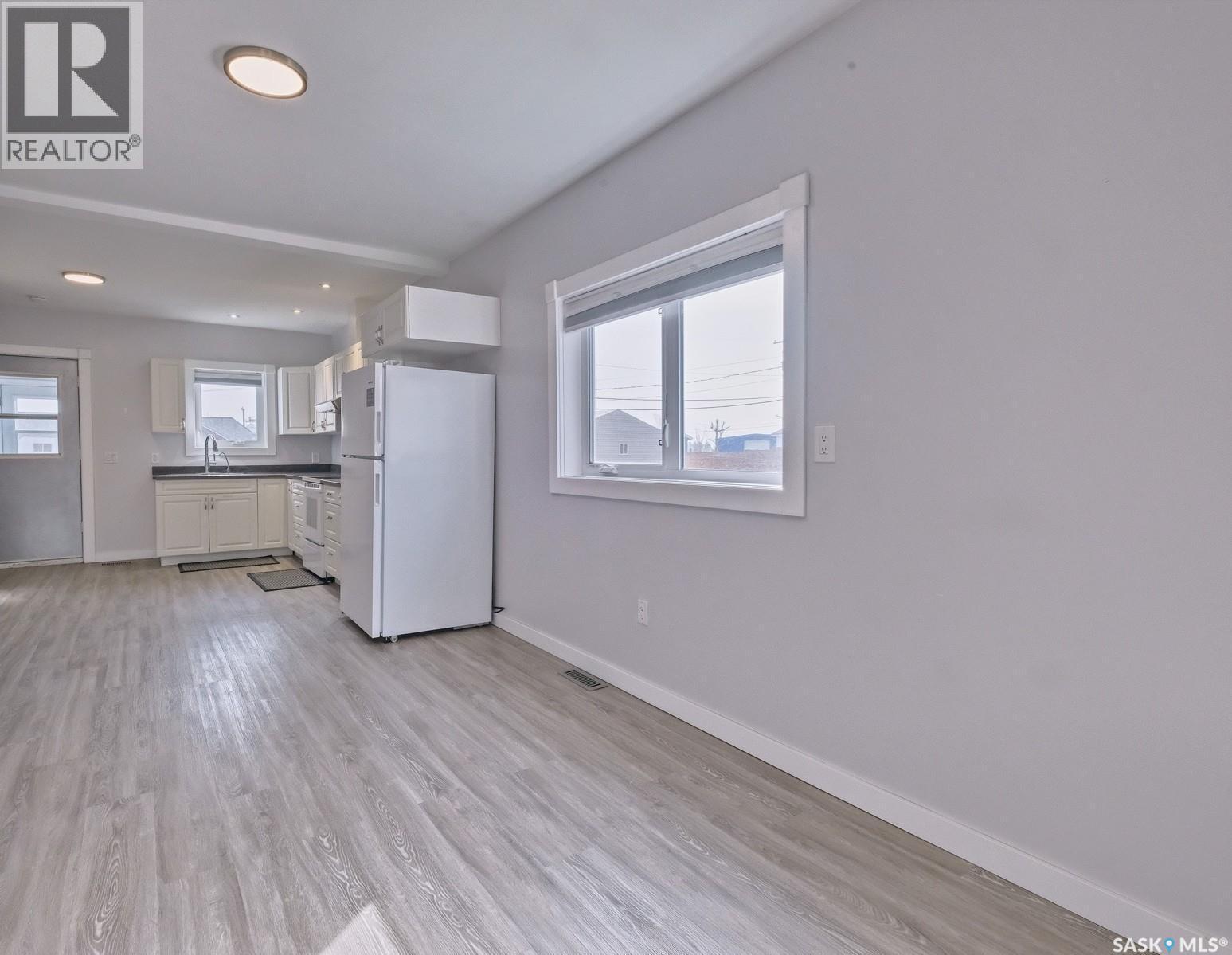 204 2Nd Avenue W, Biggar, SK - Indoor
