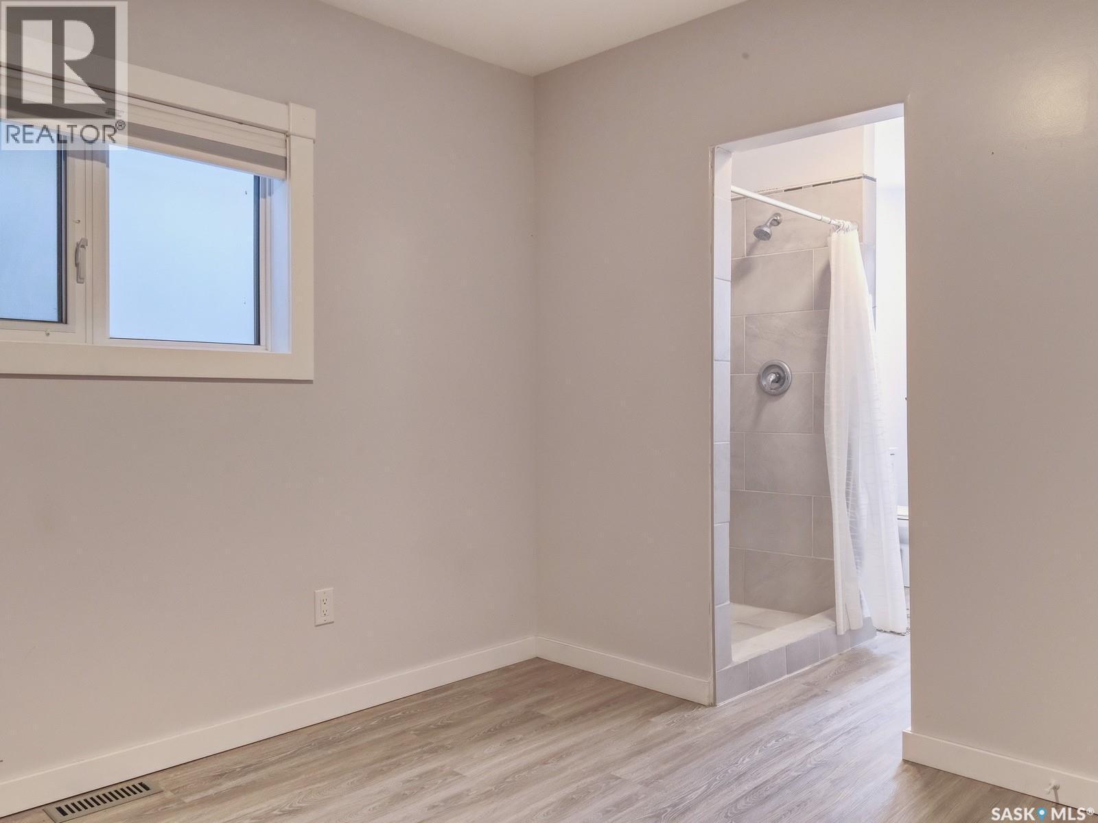 204 2Nd Avenue W, Biggar, SK - Indoor