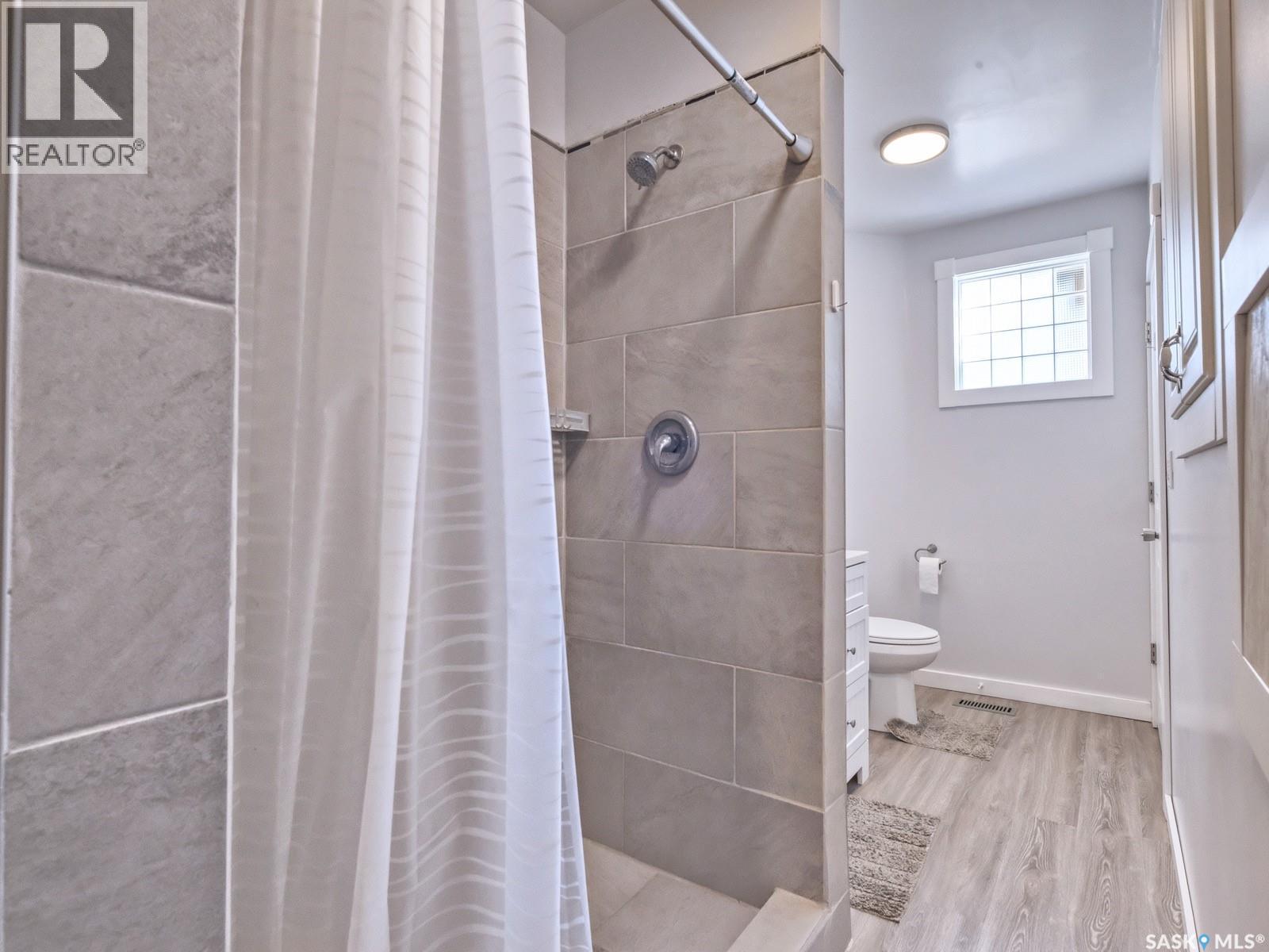 204 2Nd Avenue W, Biggar, SK - Indoor Photo Showing Bathroom
