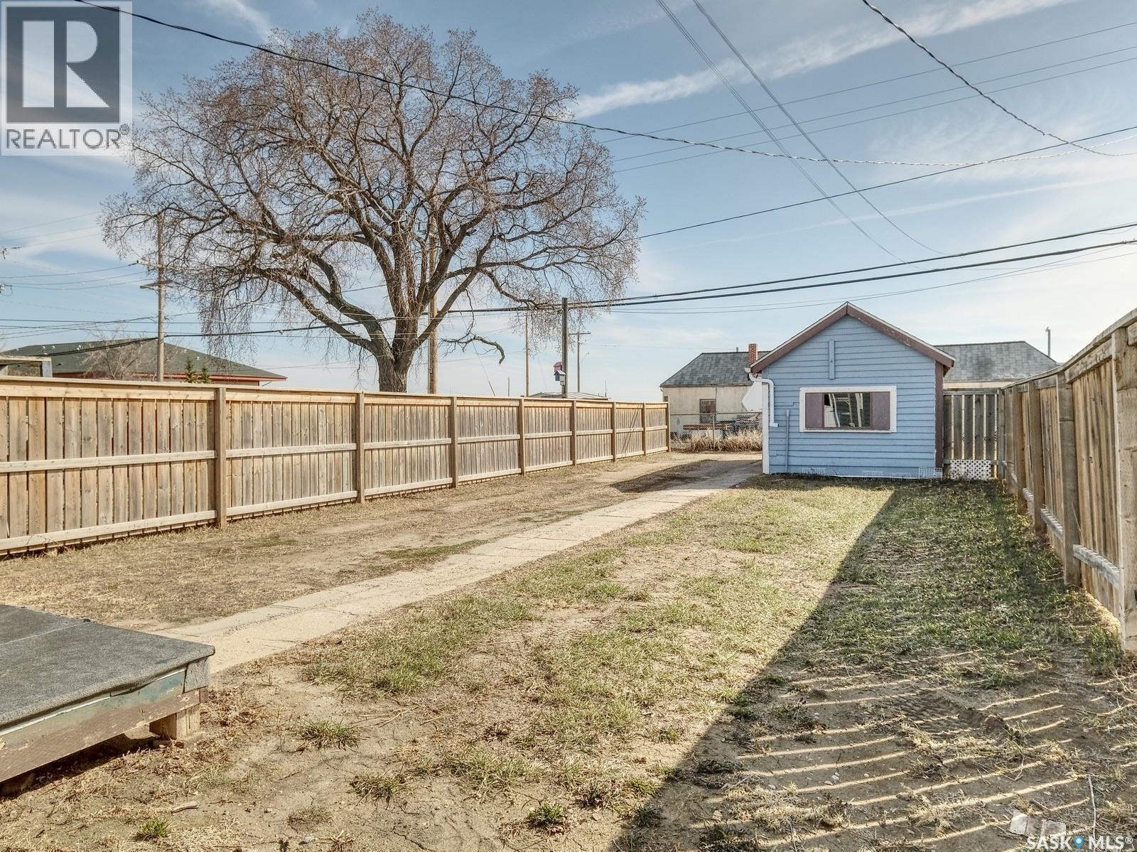 204 2Nd Avenue W, Biggar, SK - Outdoor