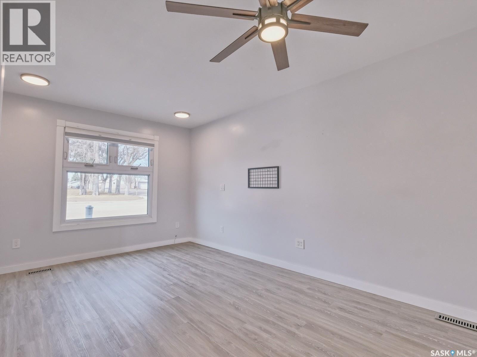 204 2Nd Avenue W, Biggar, SK - Indoor Photo Showing Other Room