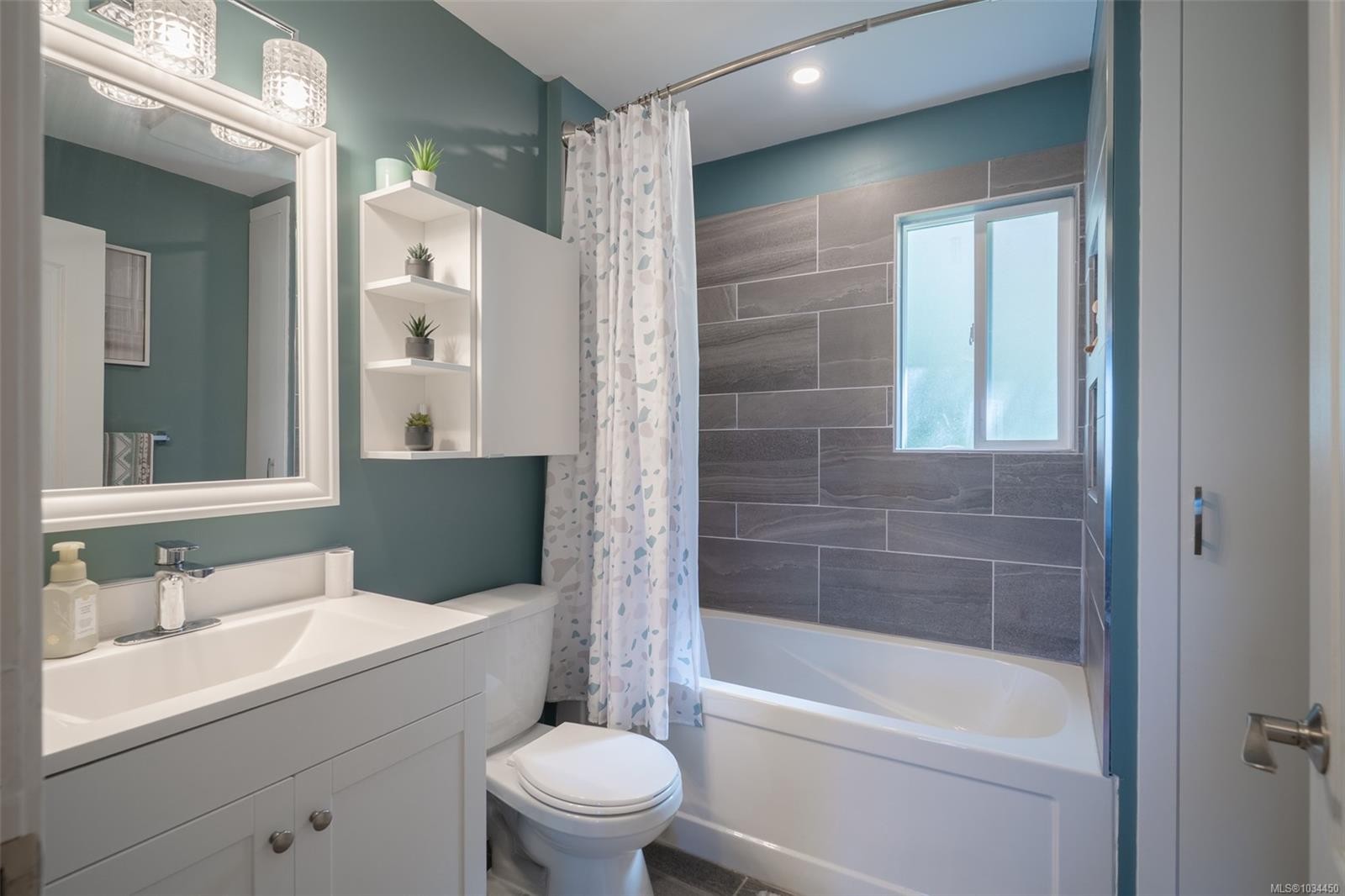 502 Davis Rd, Ladysmith, BC