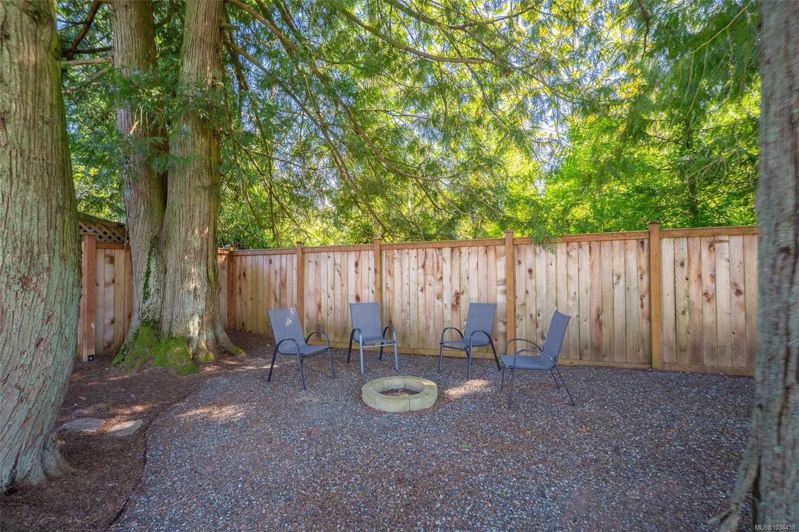 502 Davis Rd, Ladysmith, BC
