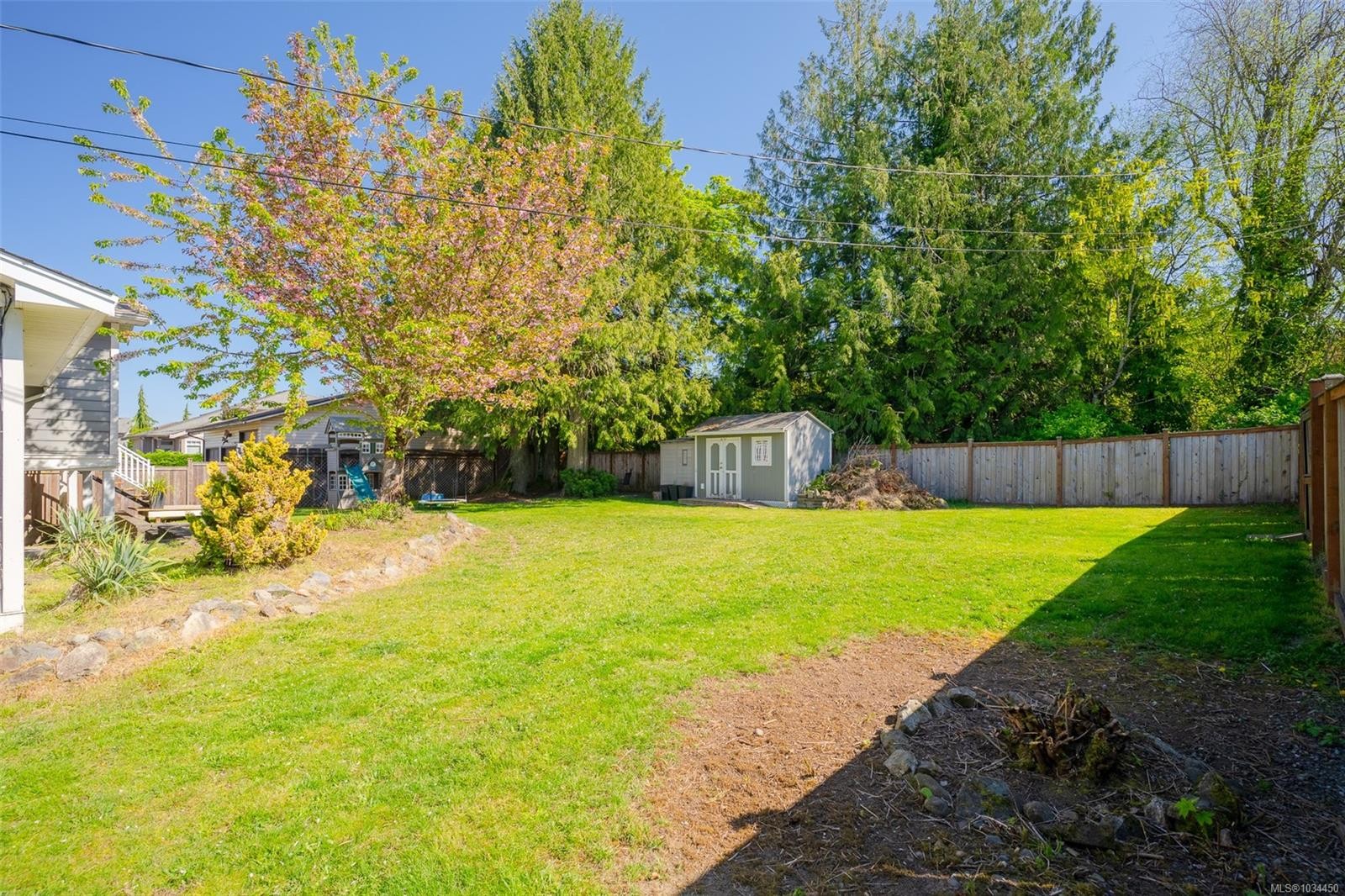 502 Davis Rd, Ladysmith, BC