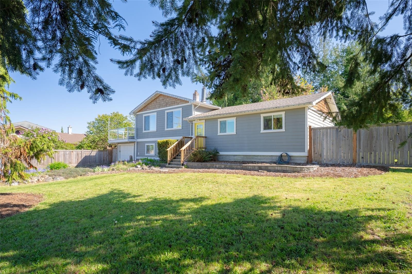 502 Davis Rd, Ladysmith, BC