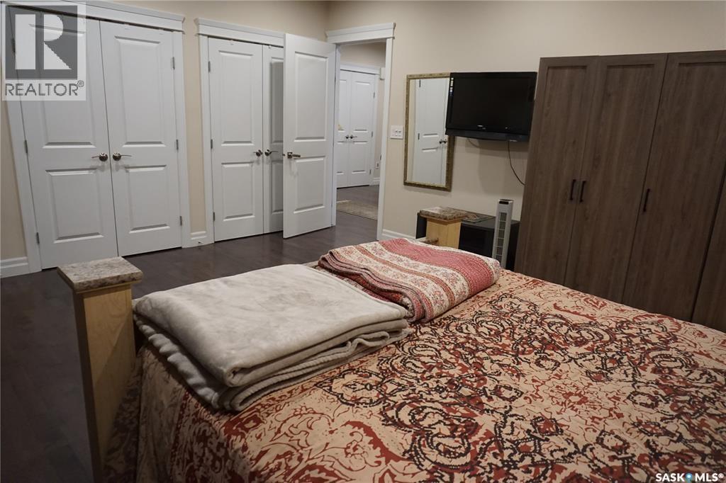 319 Roy Crescent, Saskatoon, SK - Indoor Photo Showing Bedroom