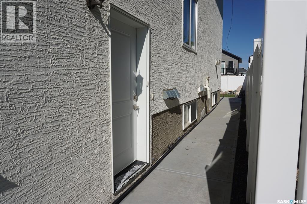 319 Roy Crescent, Saskatoon, SK - Outdoor With Exterior