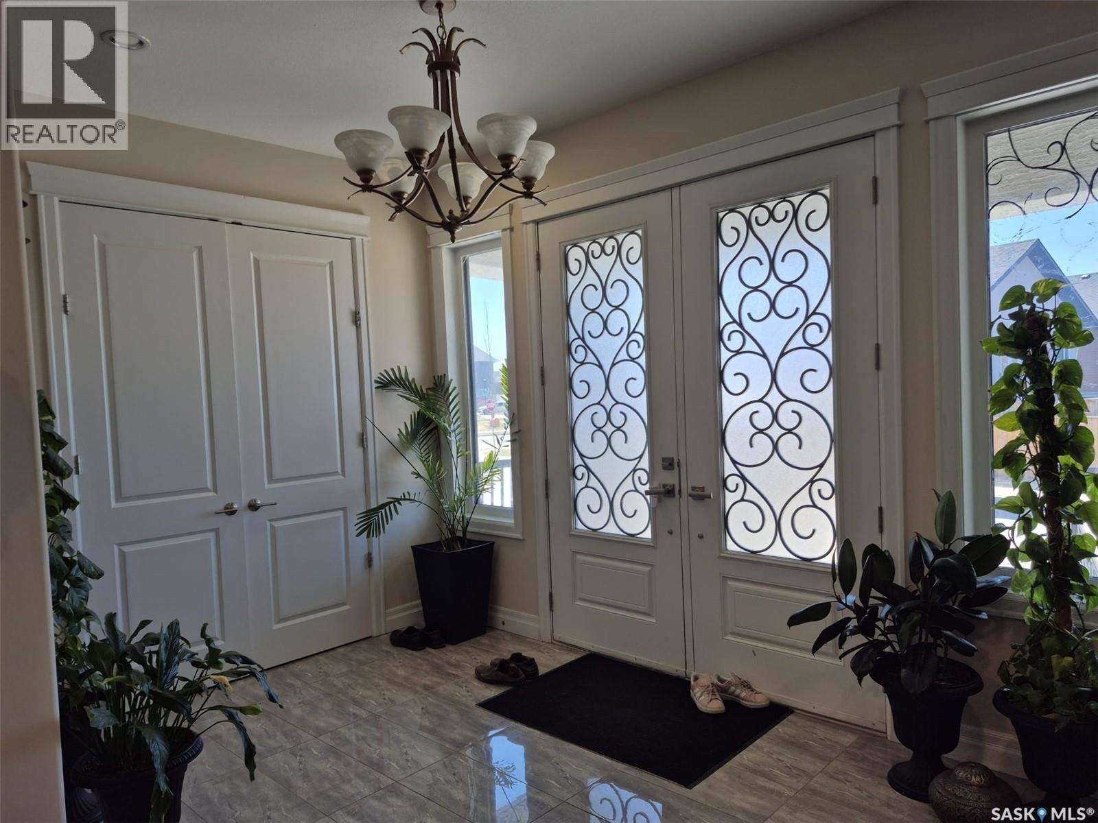 319 Roy Crescent, Saskatoon, SK - Indoor Photo Showing Other Room