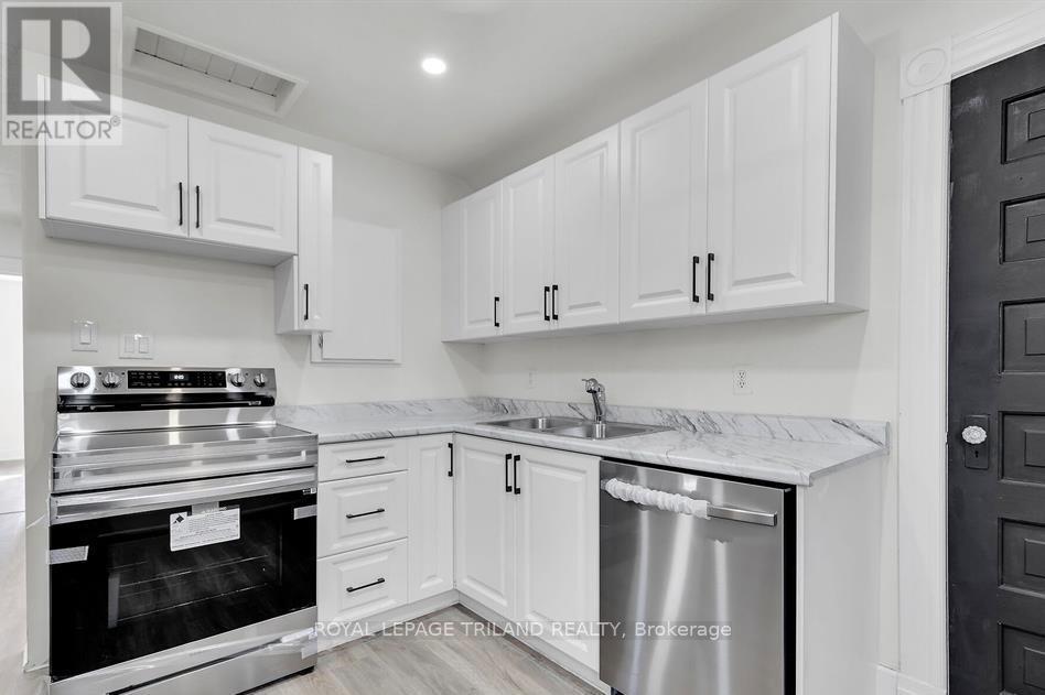 Upper - 96 Forest Avenue, St. Thomas, ON - Indoor Photo Showing Kitchen With Double Sink