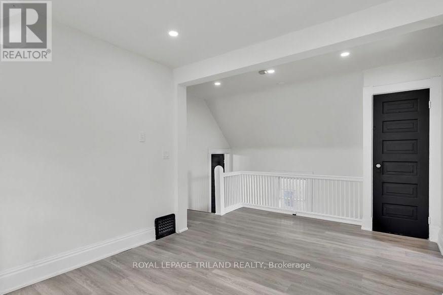 Upper - 96 Forest Avenue, St. Thomas, ON - Indoor Photo Showing Other Room