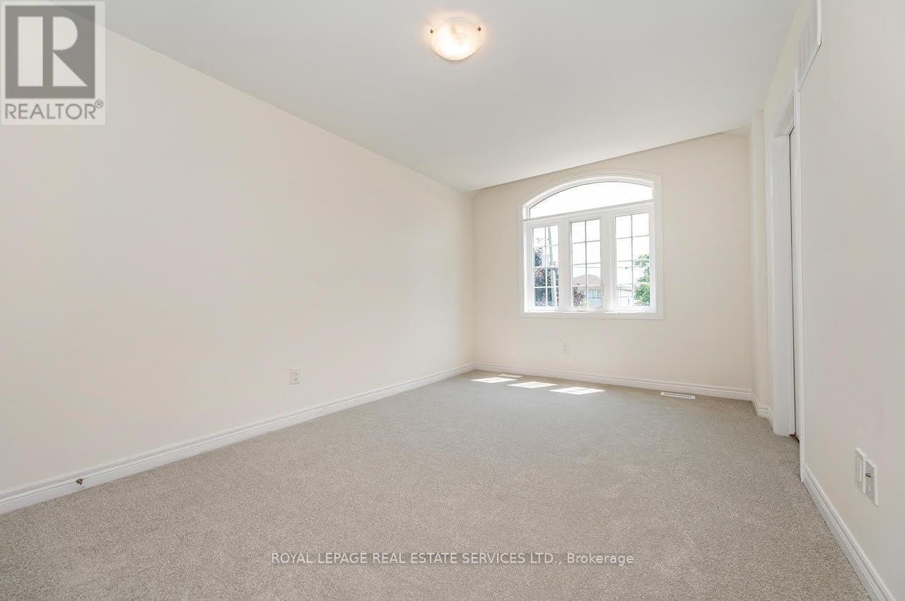18 Jellicoe Court, Hamilton, ON - Indoor Photo Showing Other Room