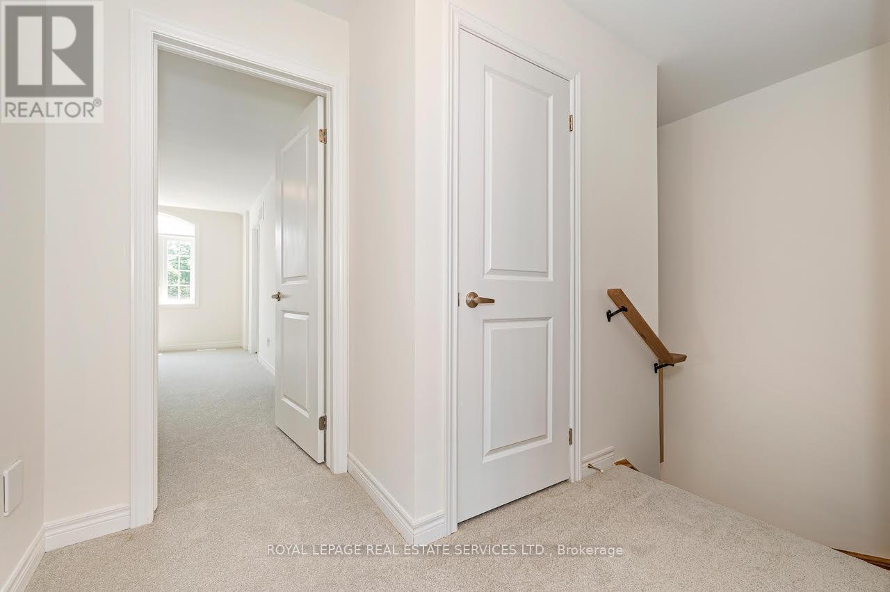18 Jellicoe Court, Hamilton, ON - Indoor Photo Showing Other Room