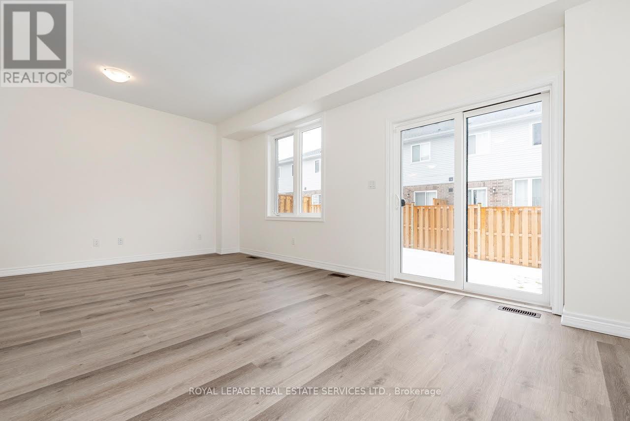 18 Jellicoe Court, Hamilton, ON - Indoor Photo Showing Other Room