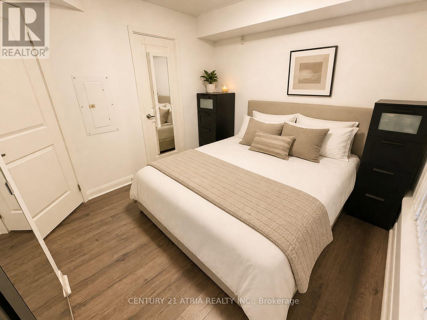 310 - 75 Norman Bethune Avenue, Richmond Hill, ON - Indoor Photo Showing Bedroom