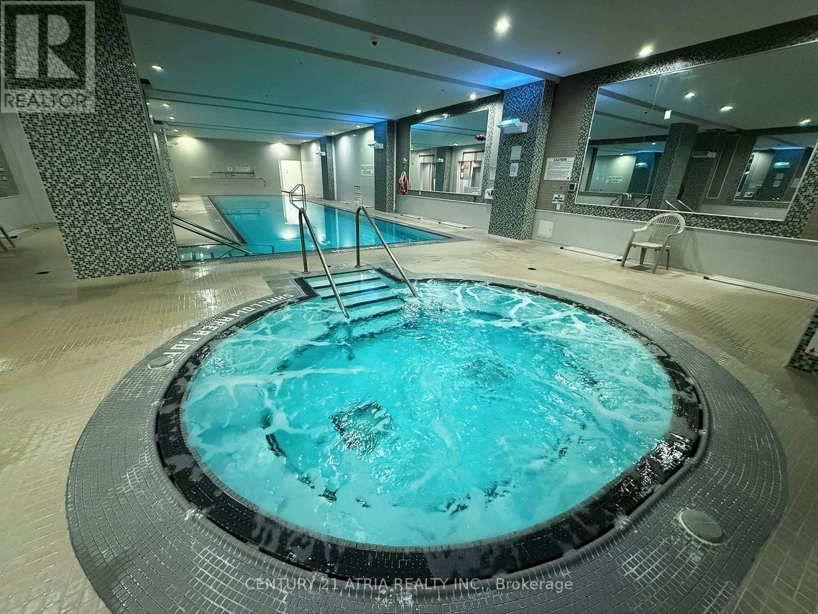 310 - 75 Norman Bethune Avenue, Richmond Hill, ON - Indoor Photo Showing Other Room With In Ground Pool