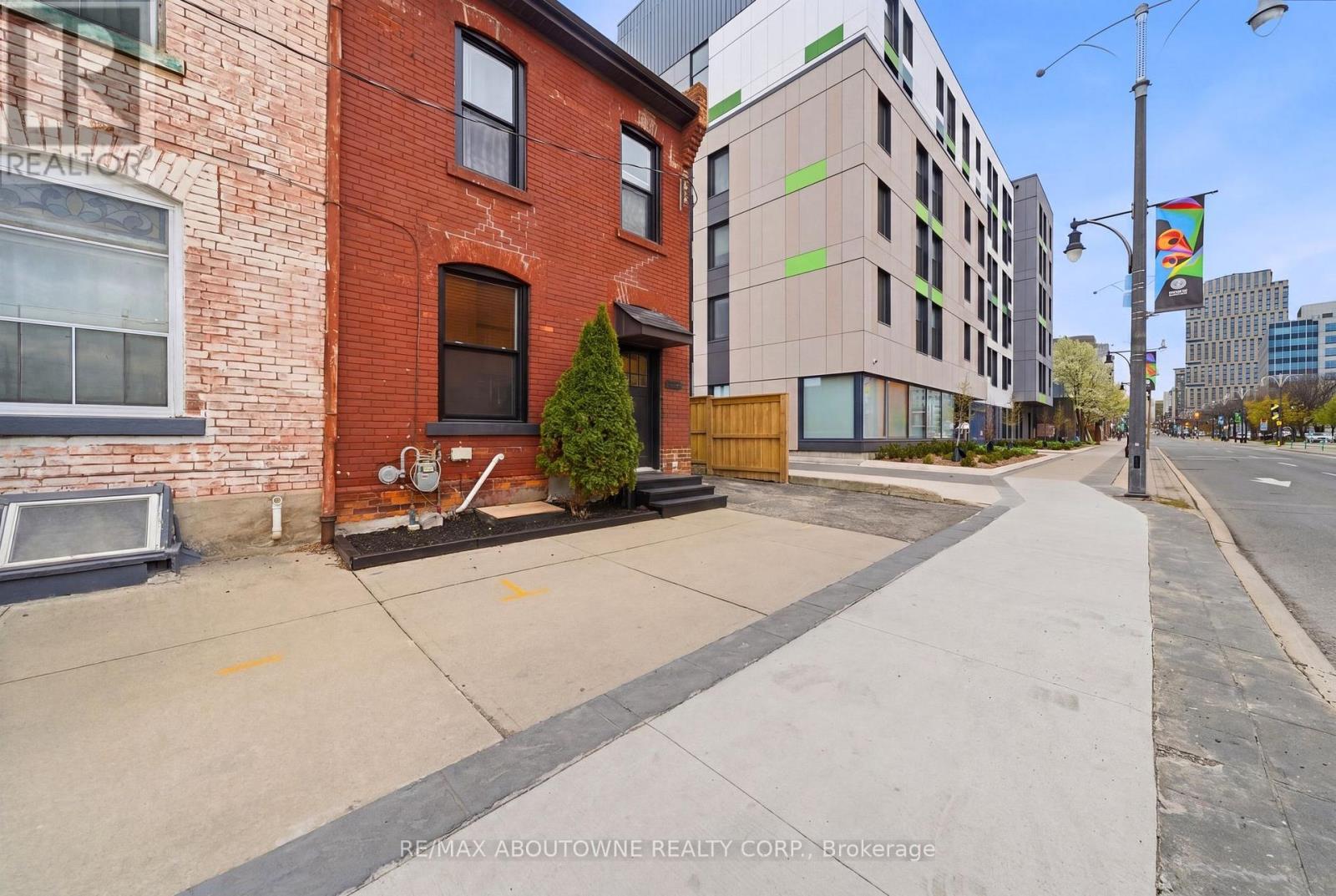 116 Bay Street N, Hamilton, ON - Outdoor