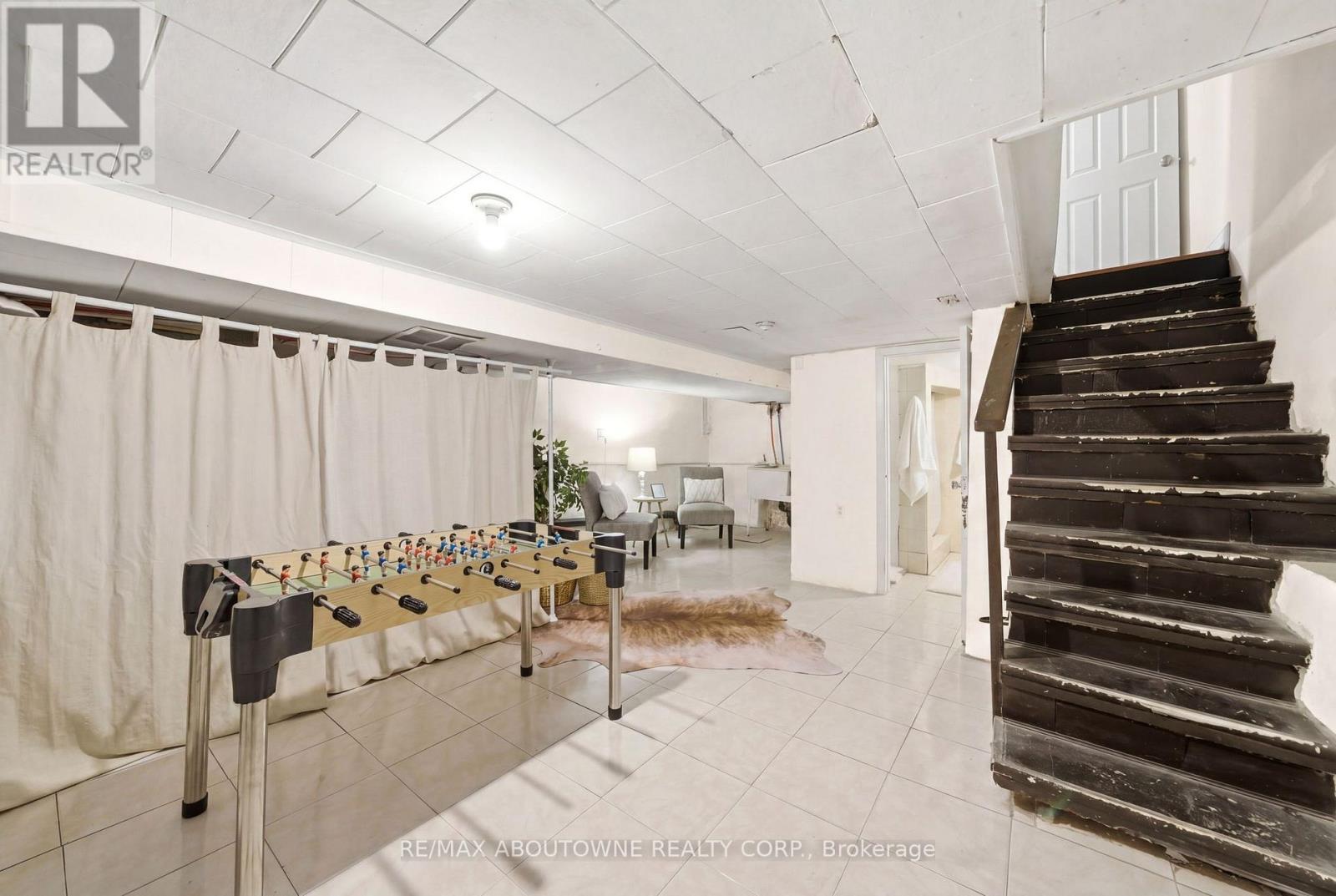 116 Bay Street N, Hamilton, ON - Indoor Photo Showing Other Room