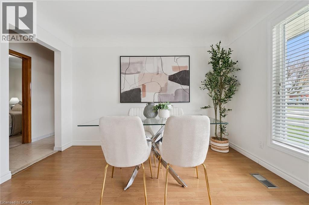194 Franklin Street S, Kitchener, ON - Indoor Photo Showing Dining Room