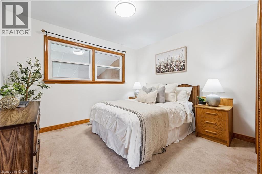 194 Franklin Street S, Kitchener, ON - Indoor Photo Showing Bedroom