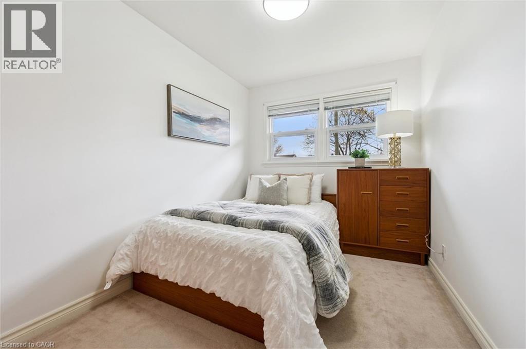 194 Franklin Street S, Kitchener, ON - Indoor Photo Showing Bedroom