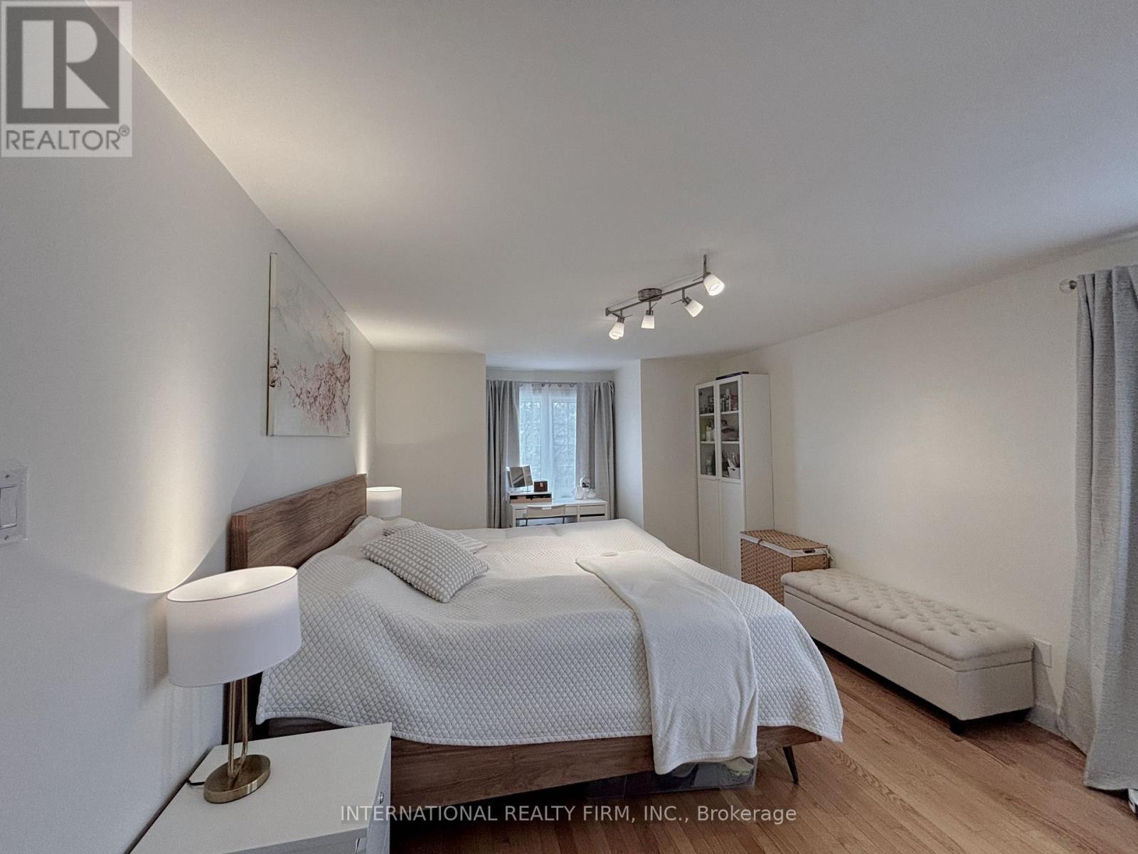 168 Willow Lane, Newmarket, ON - Indoor Photo Showing Bedroom