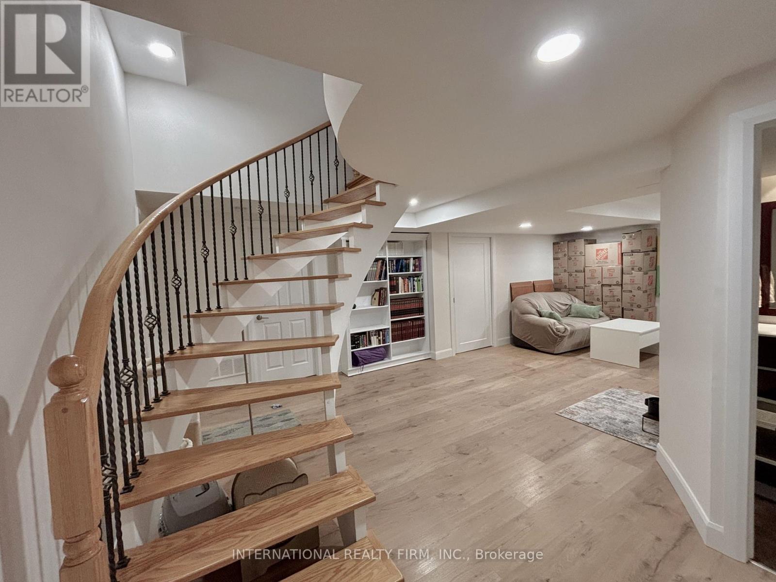 168 Willow Lane, Newmarket, ON - Indoor Photo Showing Other Room