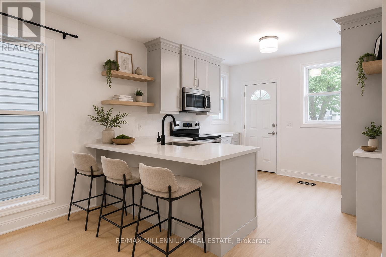 22 Francis Street, Hamilton, ON - Indoor Photo Showing Kitchen