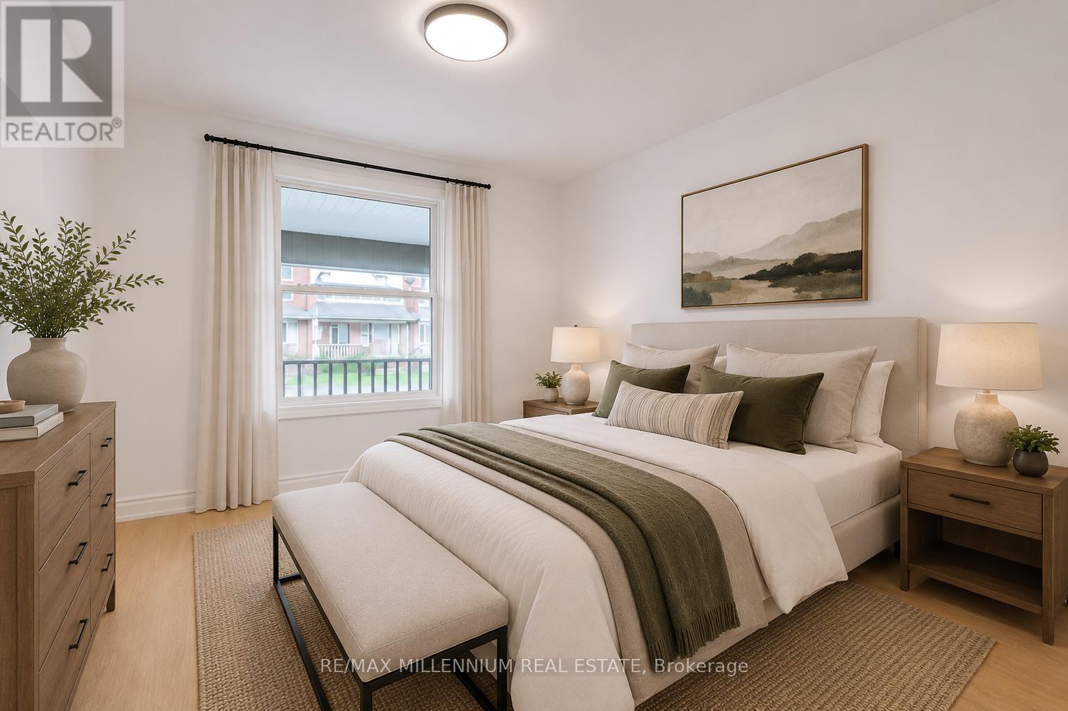 22 Francis Street, Hamilton, ON - Indoor Photo Showing Bedroom