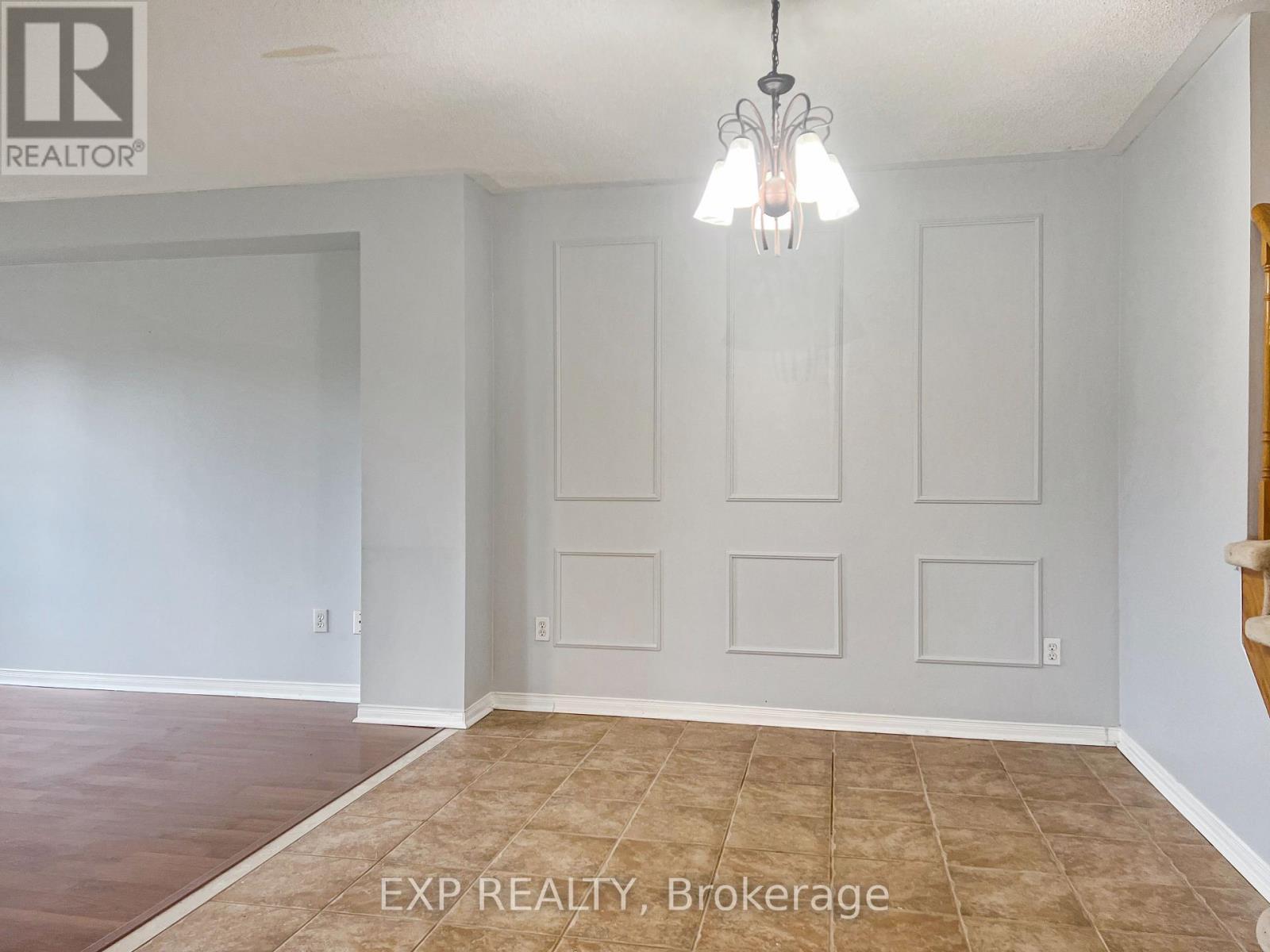 Upper - 26 Millcliff Circle, Aurora, ON - Indoor Photo Showing Other Room