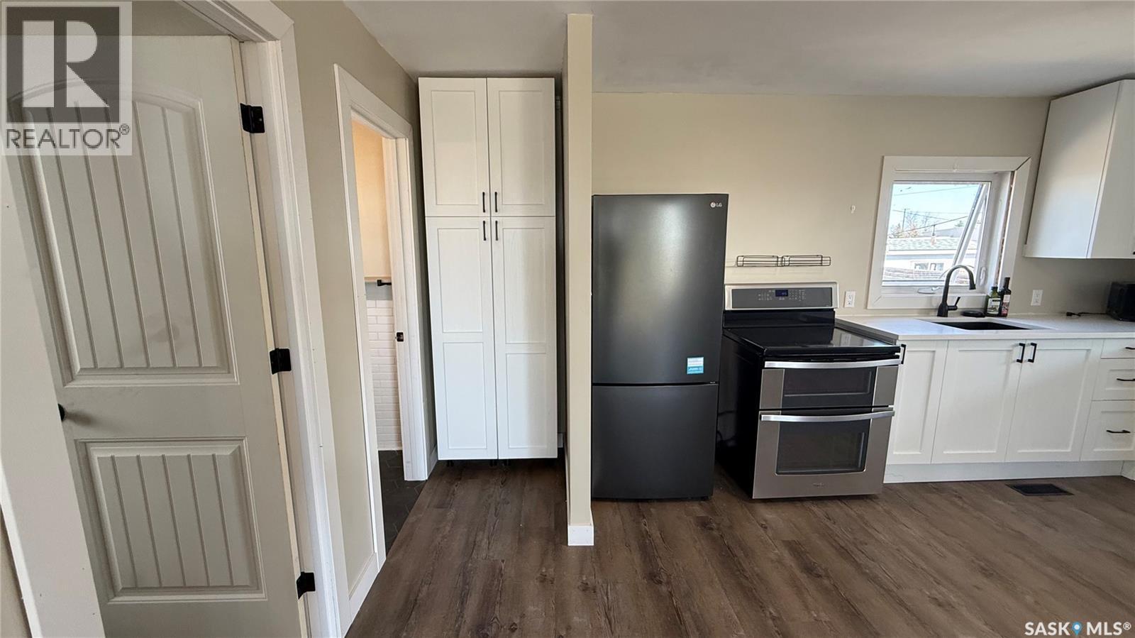 108 Front Street N, Pense, SK - Indoor Photo Showing Kitchen