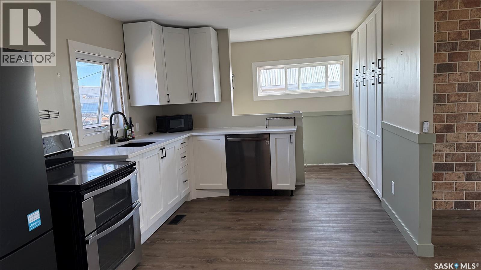 108 Front Street N, Pense, SK - Indoor Photo Showing Kitchen