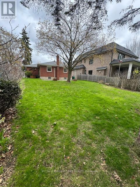 1540 Trotwood Avenue, Mississauga, ON - Outdoor